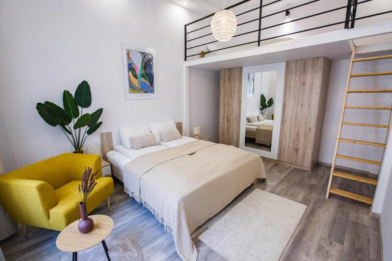 Stylish City With Ac Apartamento